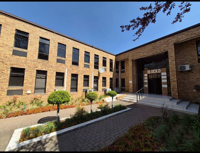 111M² OFFICE TO LET IN KRAMERVILLE